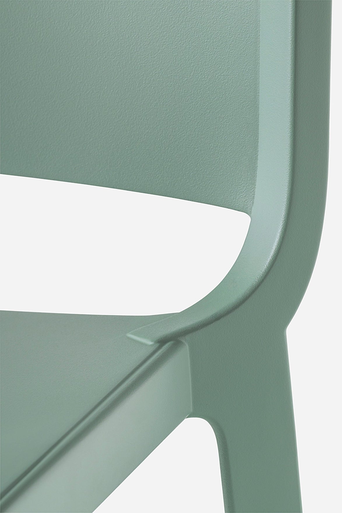 Détail du dossier ajouré du tabouret Dome