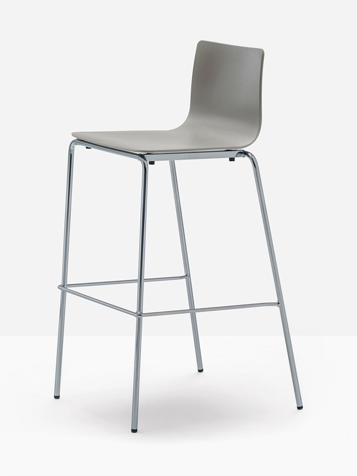 Tabouret de bar Inga gris vue de trois quarts