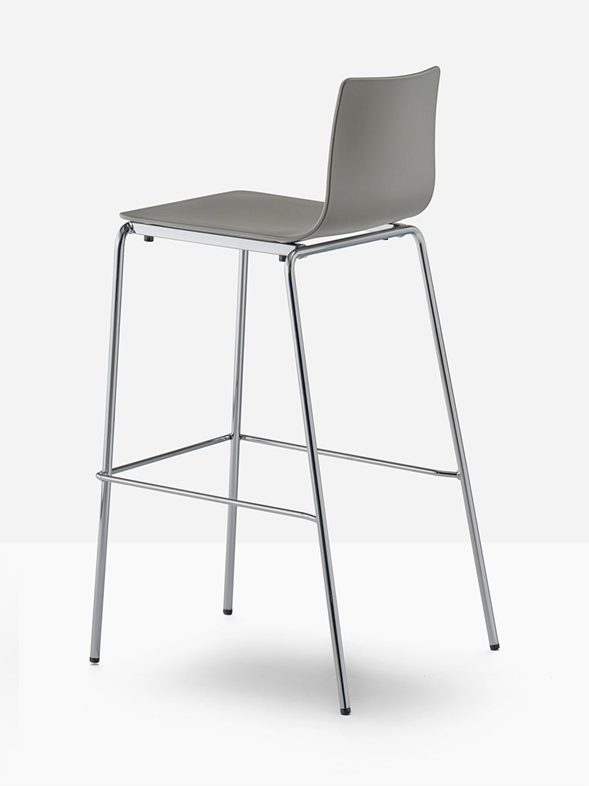 Tabouret de bar Inga gris vue de trois quarts arrière