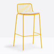 Tabouret de bar Nolita jaune avec coussin en option