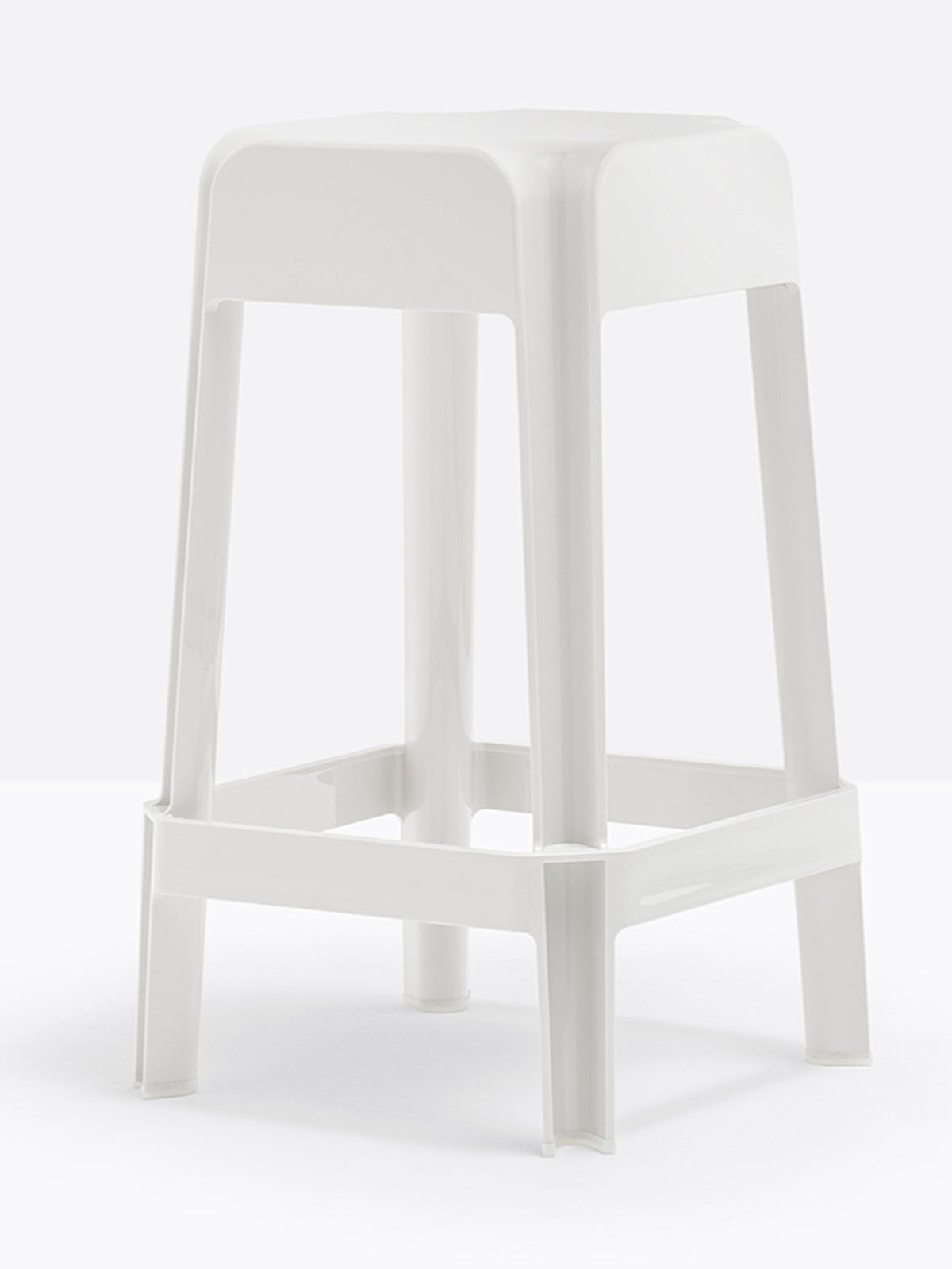 Tabouret de comptoir Rubik blanc vue de trois quarts