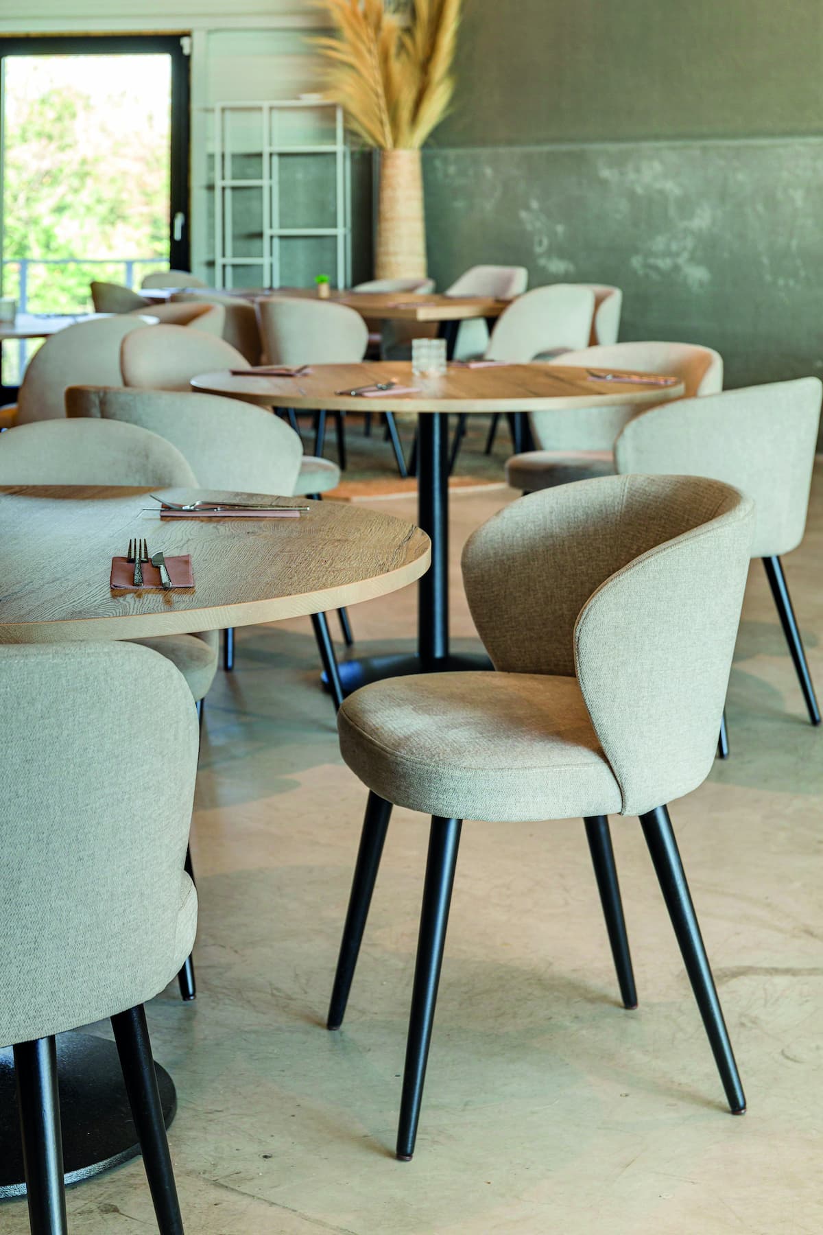 Chaise Lucien