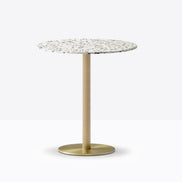 Table de bistrot avec plateau rond en marbre reconstitué sur pied laiton