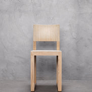 Chaise Brera 380 chêne en situation