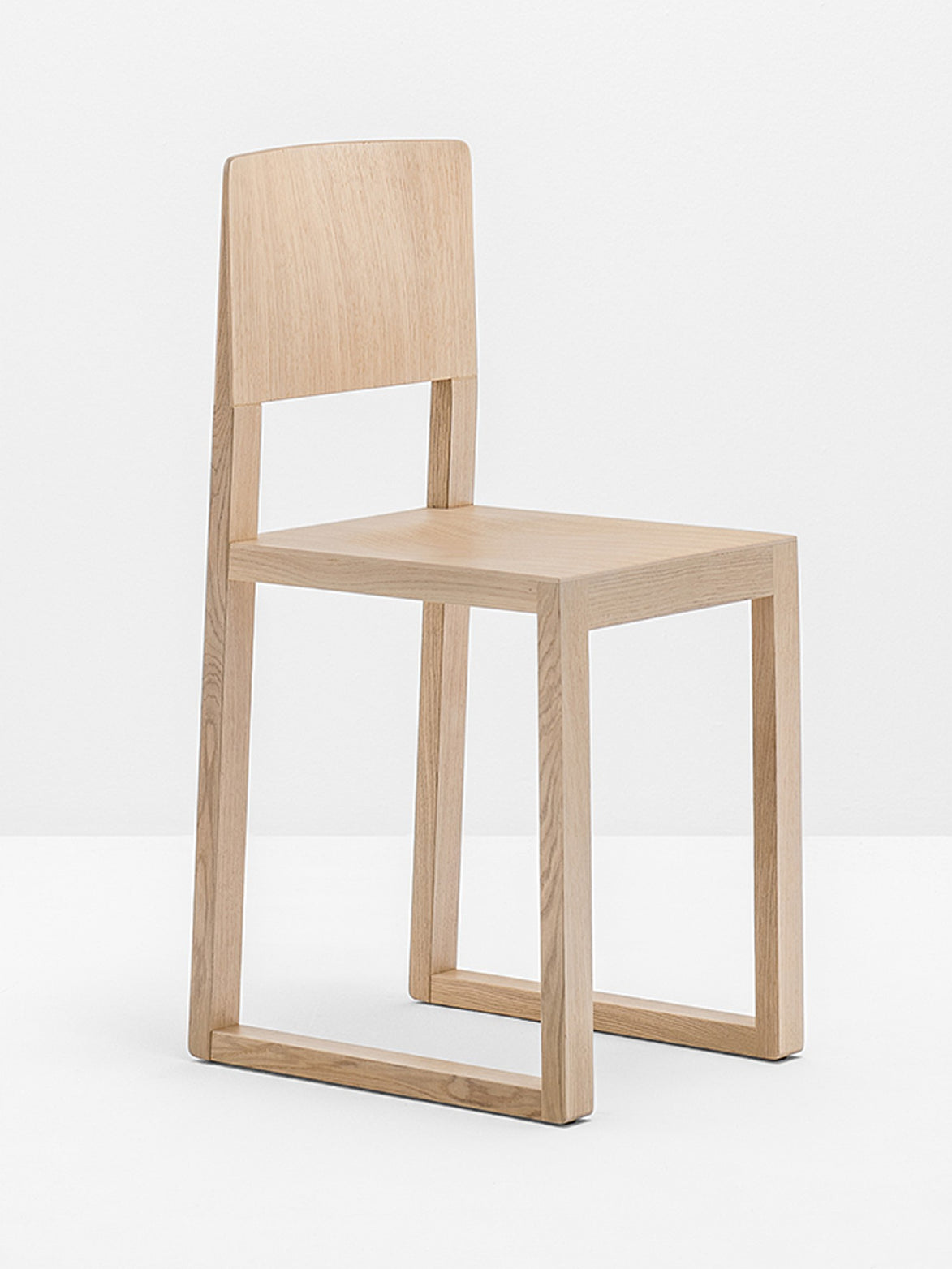 Chaise Brera 380 chêne blanchi vue de trois quarts