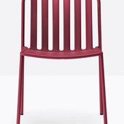 Chaise Coney bordeaux vue de face