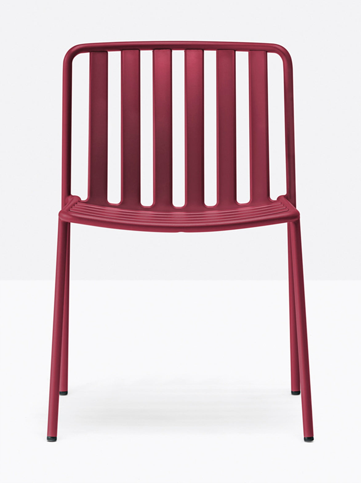 Chaise Coney bordeaux vue de face