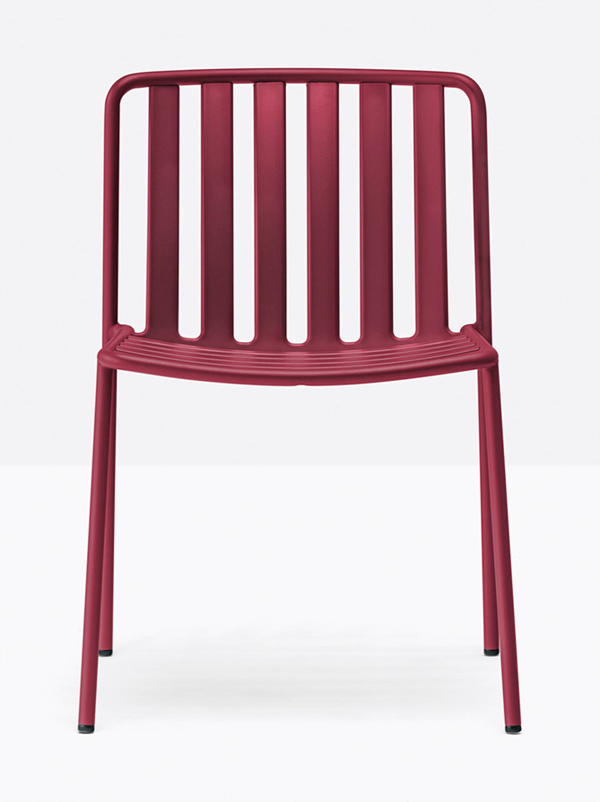 Chaise Coney bordeaux vue de face