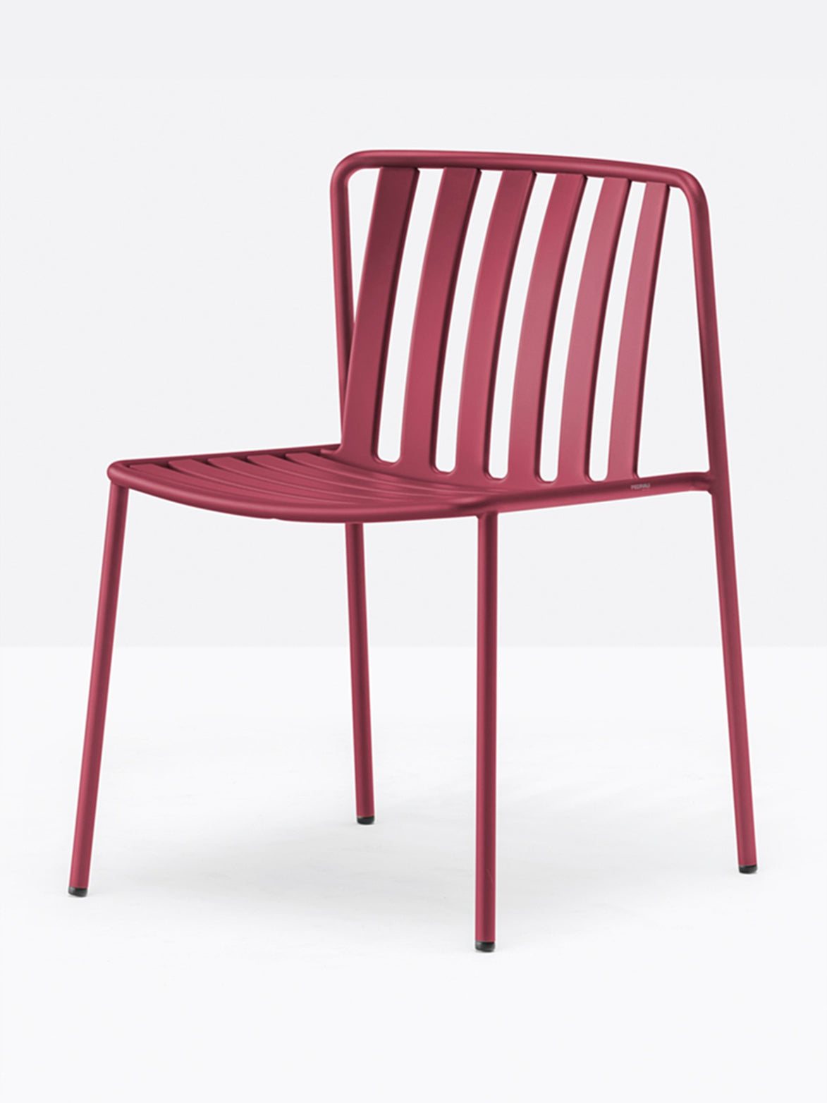 Chaise Coney bordeaux vue de trois quarts
