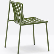 Chaise Coney vert olive vue de profil