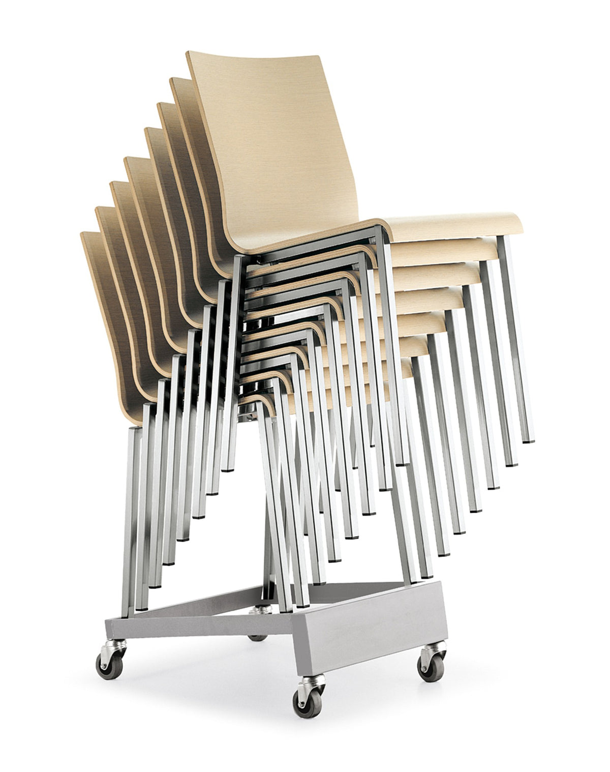 Chaise Kuadra 1101 / 1321 Pedrali empilées sur chariot