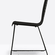 Chaise Kuadra XL luge 2409 / 2419 Pedrali, coque noire