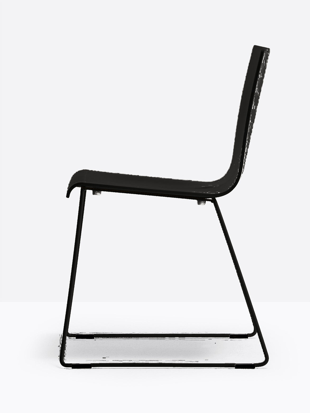 Chaise Kuadra XL luge 2409 / 2419 Pedrali, coque noire