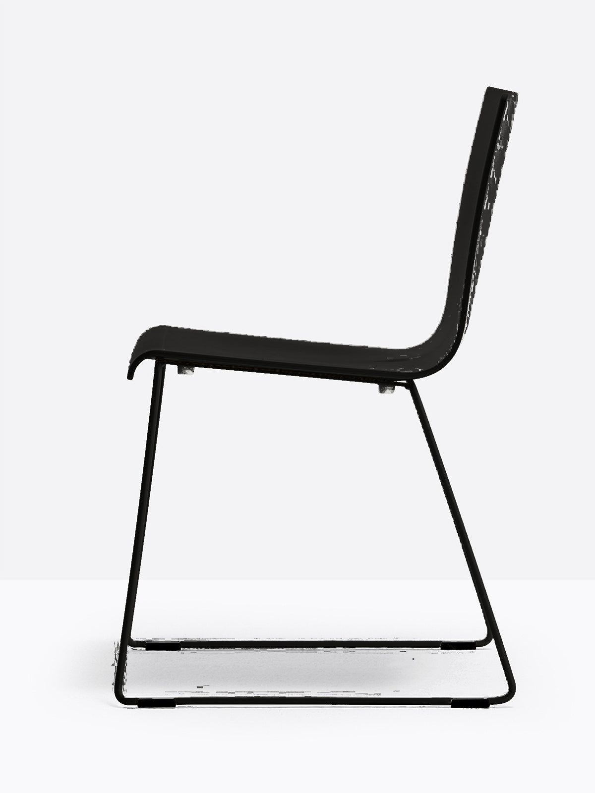 Chaise Kuadra XL luge 2409 / 2419 Pedrali, coque noire