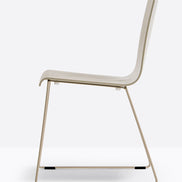 Chaise Kuadra XL luge 2409 / 2419 Pedrali, coque sable