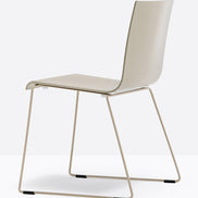 Chaise Kuadra XL luge 2409 / 2419 Pedrali, coque sable