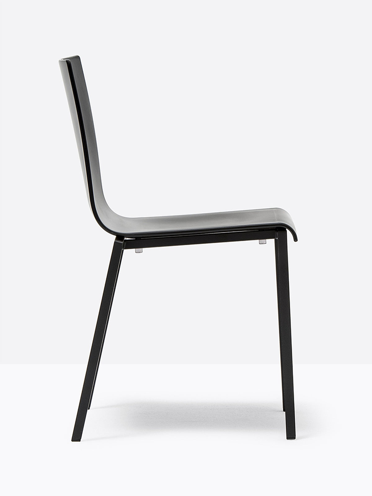 Chaise Kuadra XL 2401 / 2411 Pedrali, coque noire