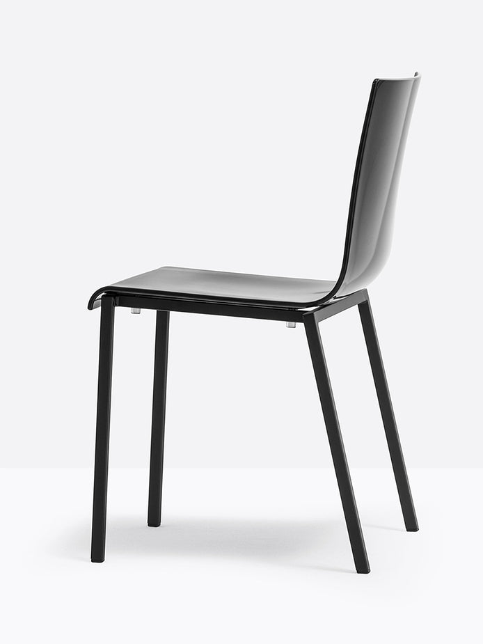 Chaise Kuadra XL 2401 / 2411 Pedrali, coque noire