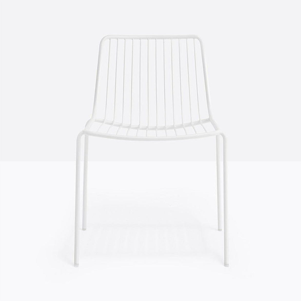 Chaise Nolita Pedrali blanche, terrasse restaurant