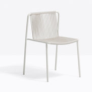 Chaise Tribeca Pedrali blanche, terrasse restaurant