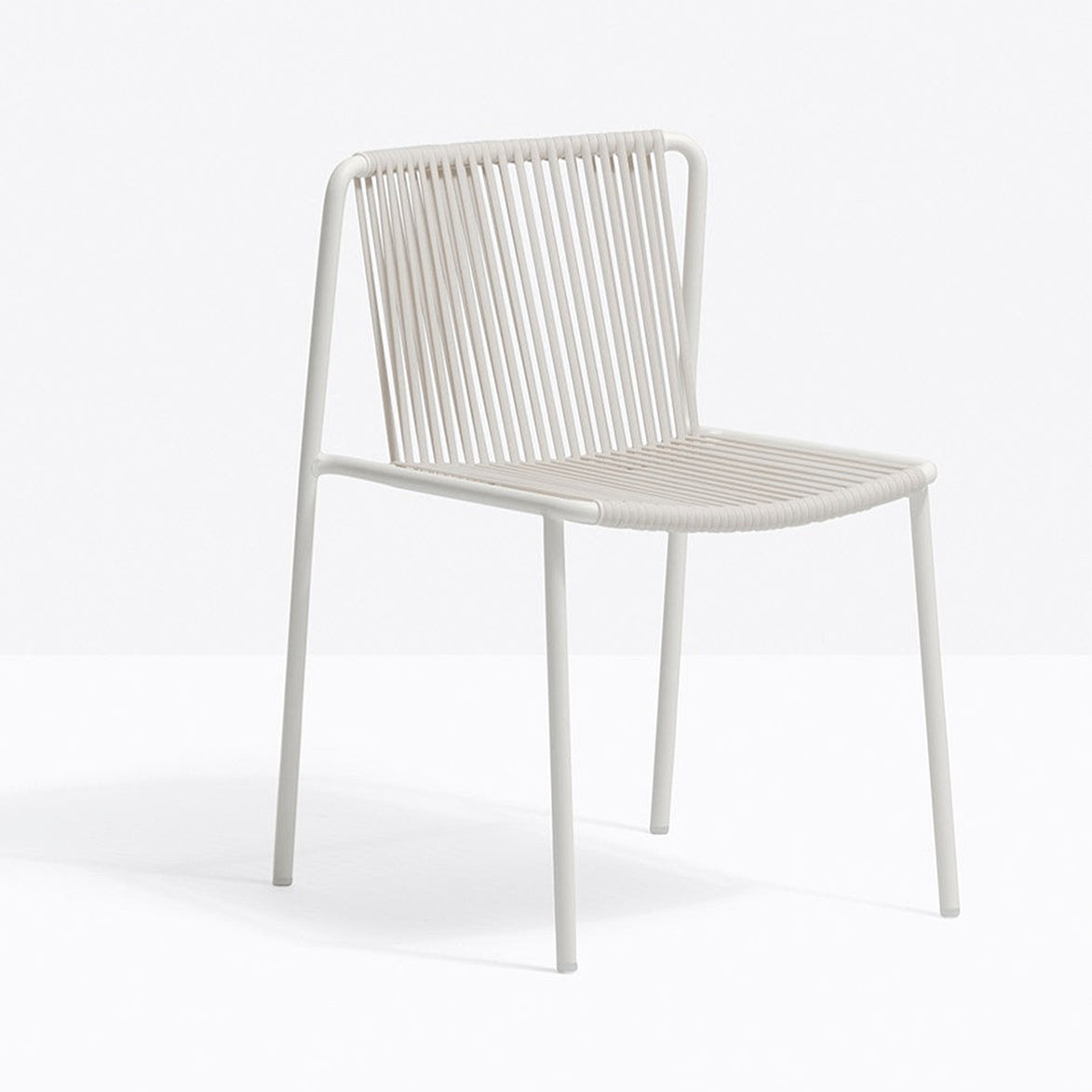 Chaise Tribeca Pedrali blanche, terrasse restaurant