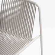 Détail du tressage PVC de la chaise Tribeca