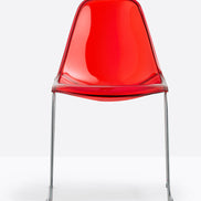 Chaise Day Dream 401 rouge transparent vue de face