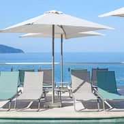 Parasol Eolo Pureti Ezpeleta en situation sur une terrasse CHR