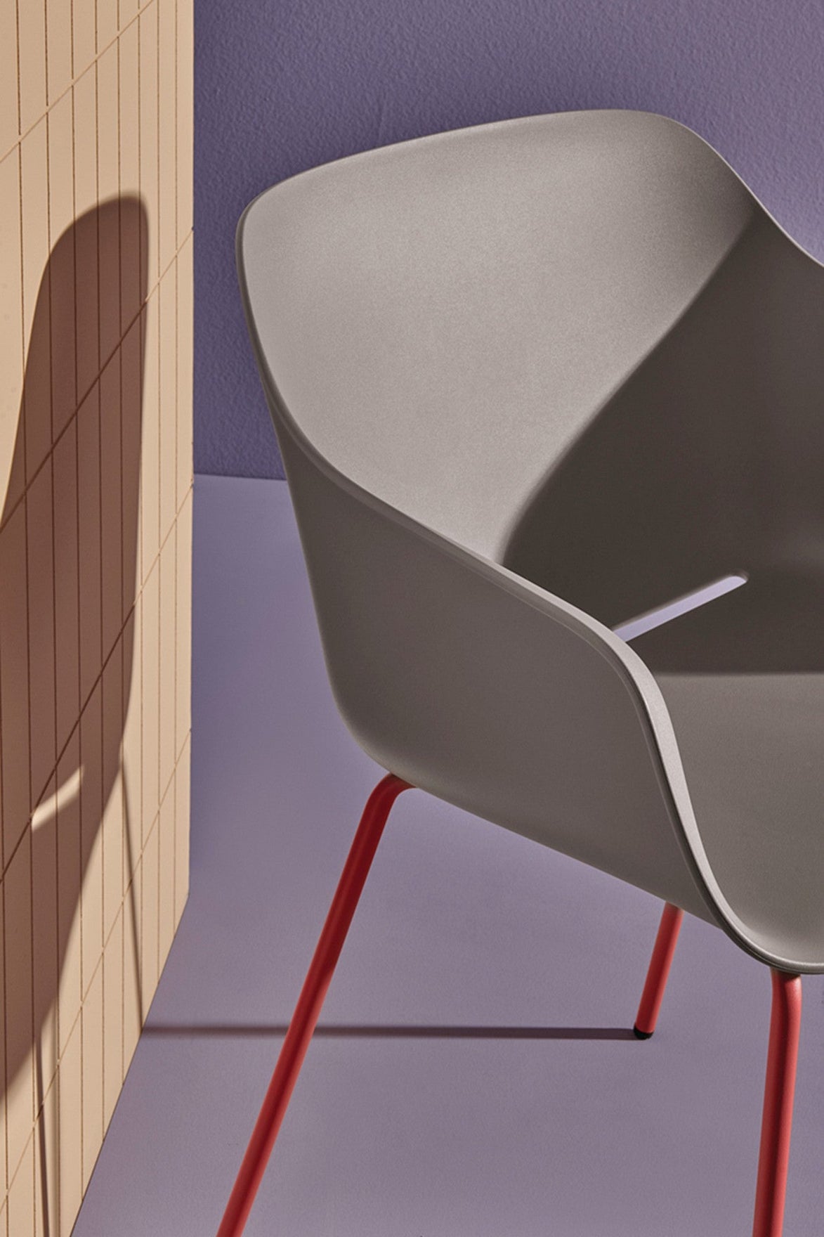 Fauteuil Babila XL 2734 Pedrali en situation, restaurant