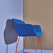 Fauteuil Babila XL luge 2744 Pedrali en situation, restaurant