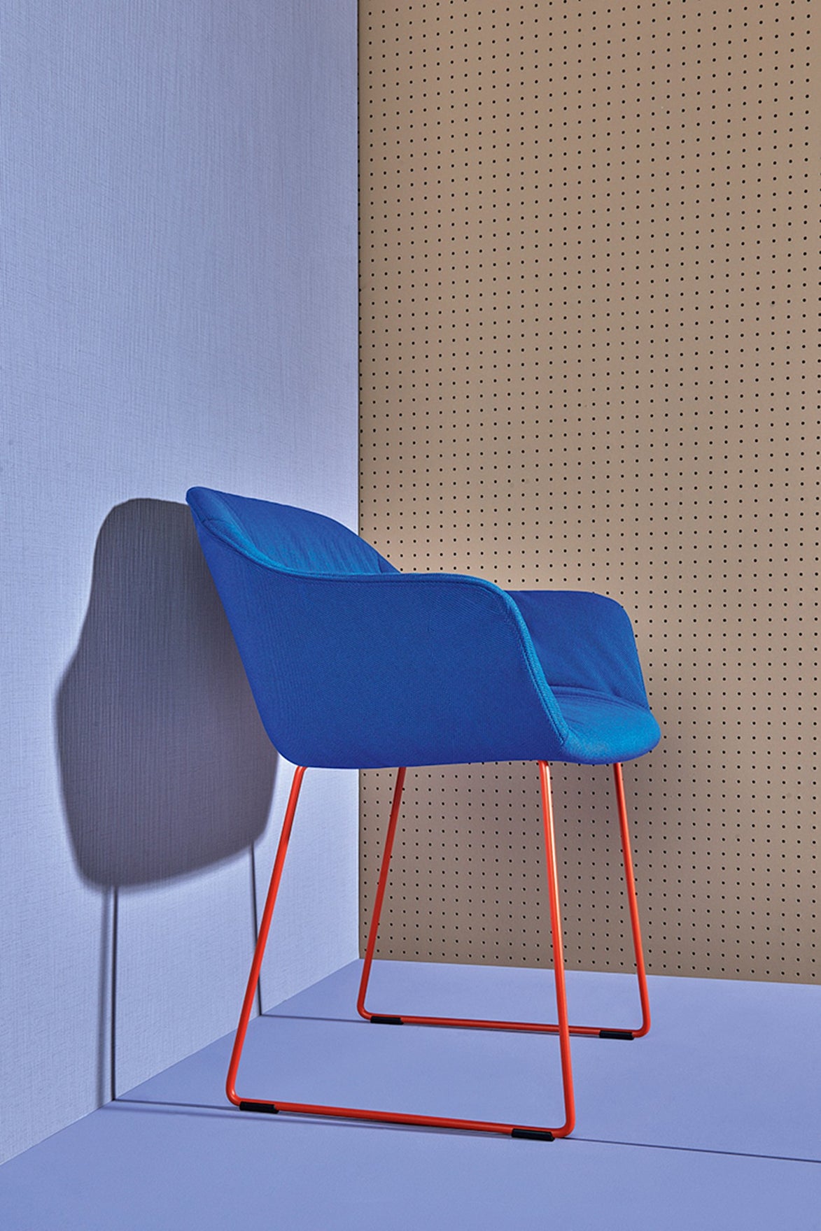 Fauteuil Babila XL luge 2744 Pedrali en situation, restaurant