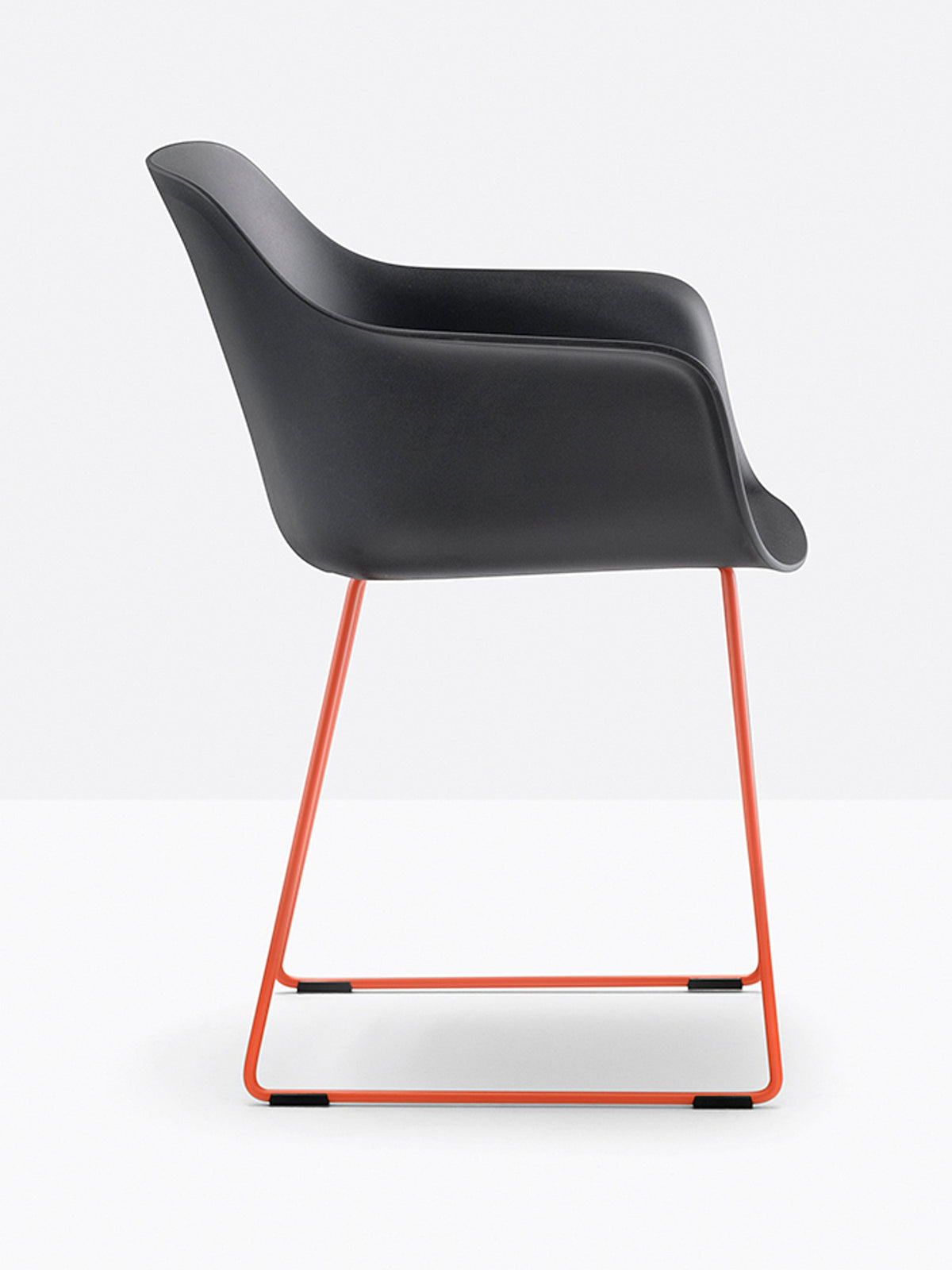 Fauteuil Babila XL luge 2744 Pedrali, coque noire
