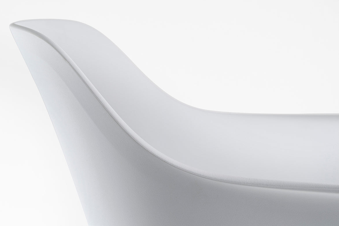 Fauteuil Babila XL pieds bois 2754 Pedrali, détail de la coque
