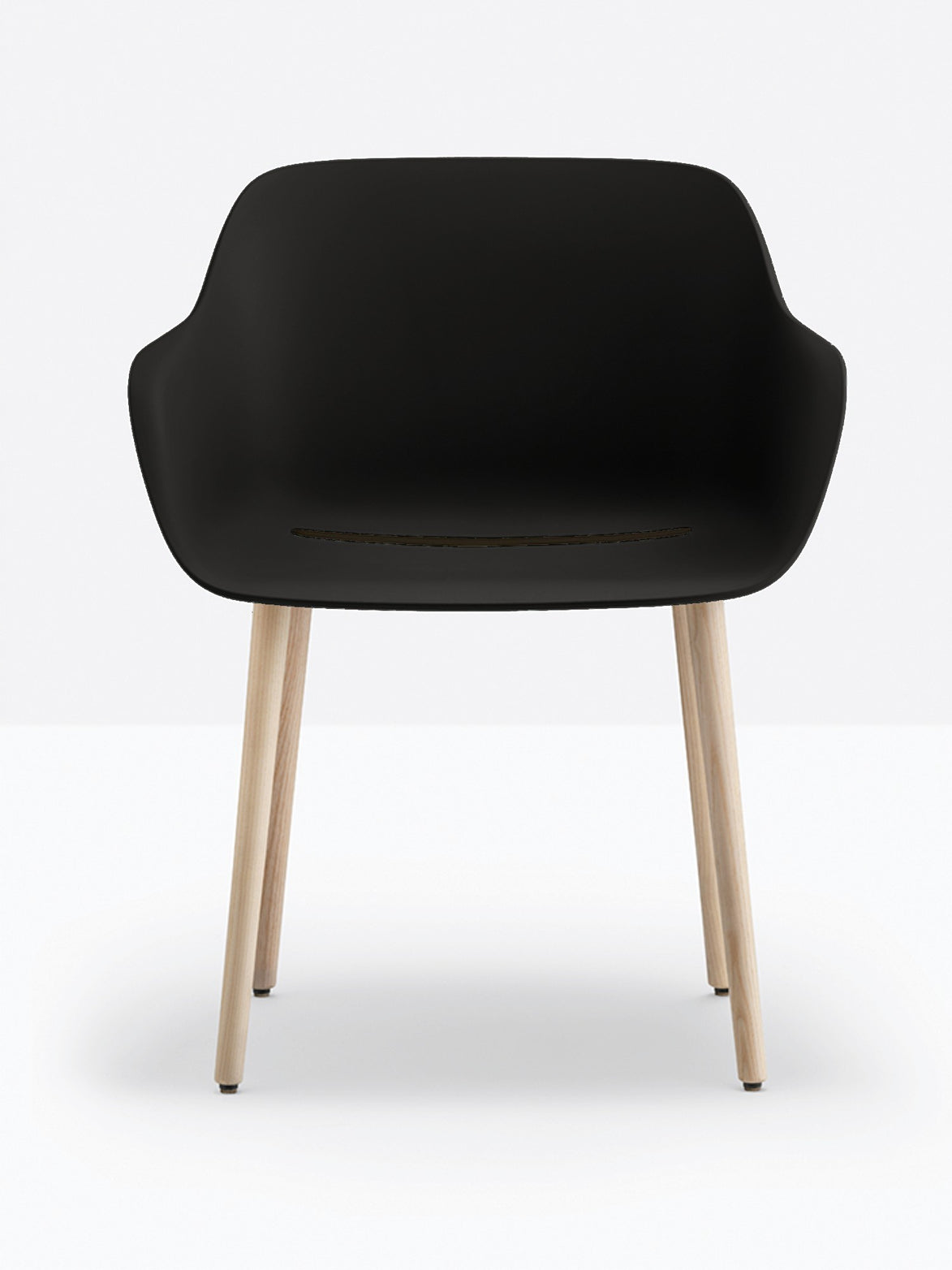 Fauteuil Babila XL pieds bois 2754 Pedrali, coque noire, pieds frêne naturel