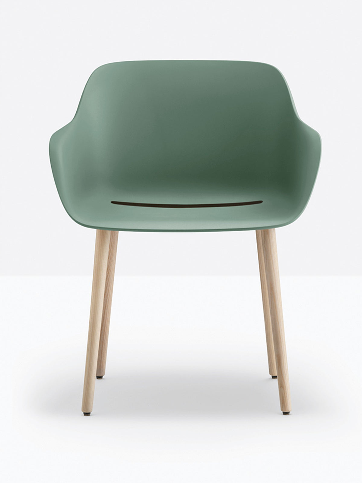 Fauteuil Babila XL pieds bois 2754 Pedrali, coque vert sauge, pieds frêne naturel