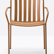 Fauteuil Coney miel vue de face