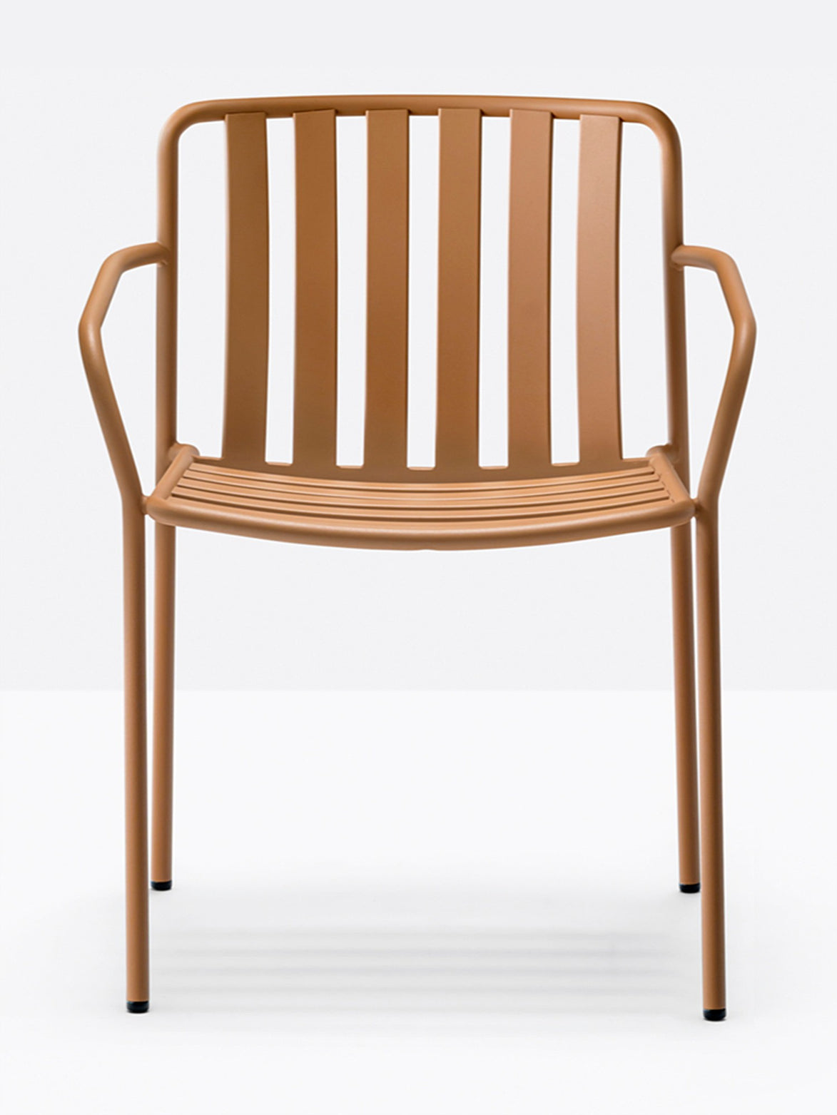 Fauteuil Coney miel vue de face