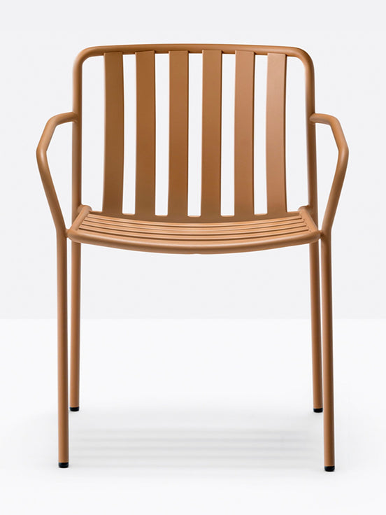 Fauteuil Coney miel vue de face