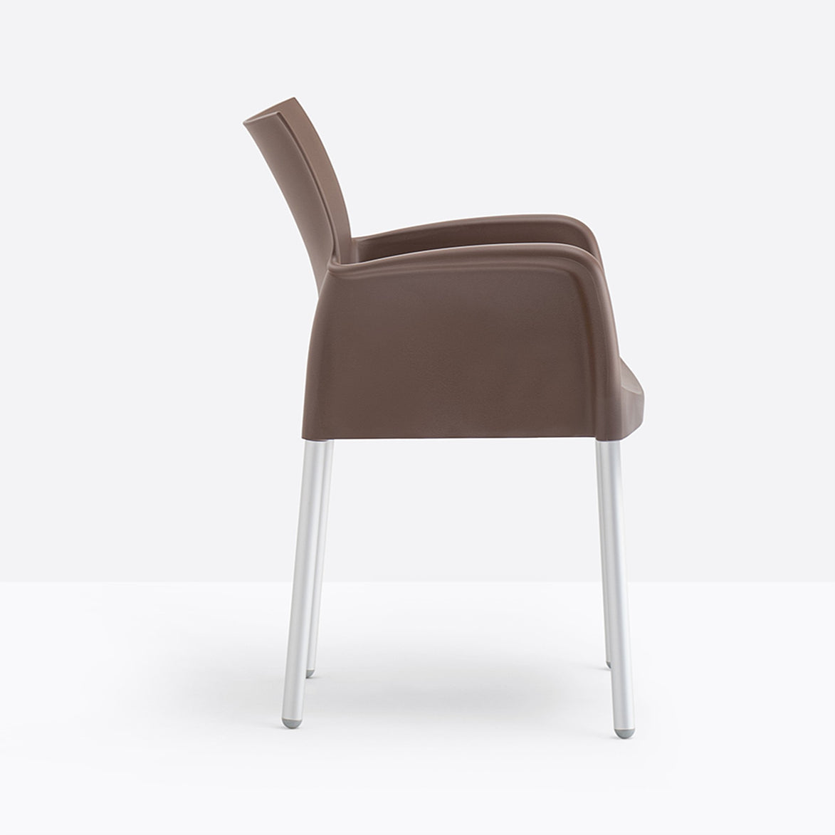 Fauteuil Ice marron vue de profil