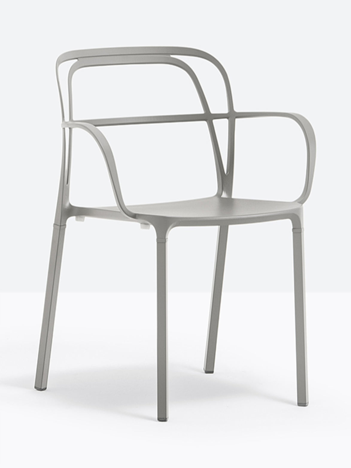 Fauteuil Intrigo beige vue de trois quarts
