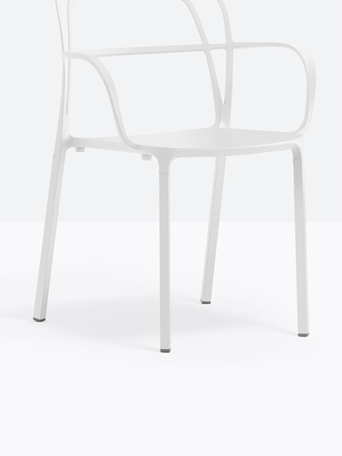Fauteuil Intrigo blanc vue de trois quarts