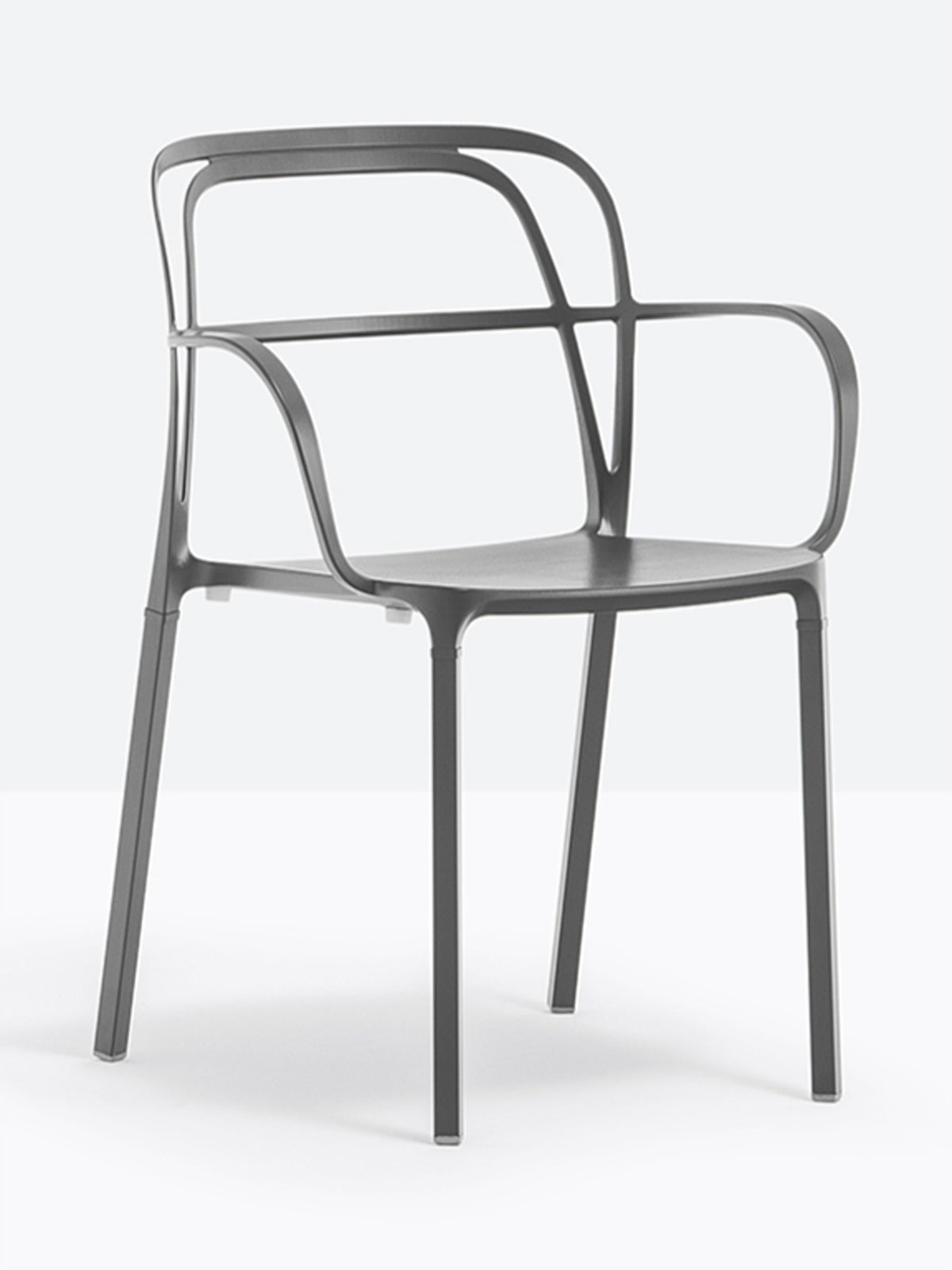 Fauteuil Intrigo gris anthracite vue de trois quarts