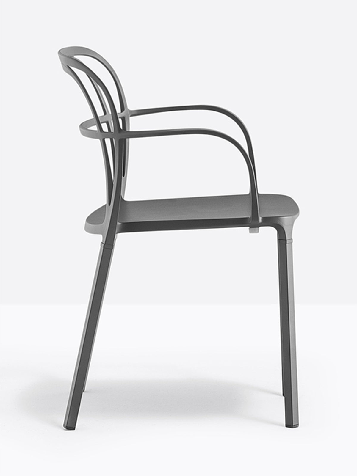 Fauteuil Intrigo gris anthracite vue de profil