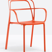 Fauteuil Intrigo orange vue de trois quarts