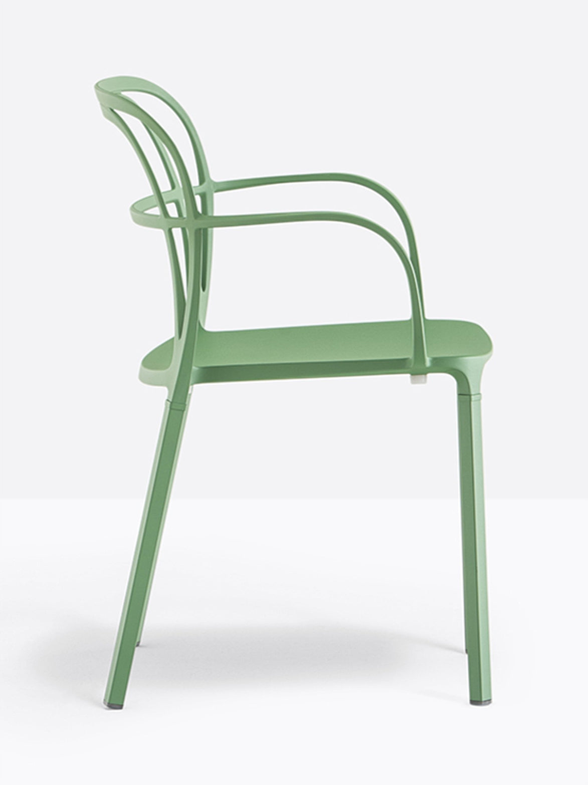 Fauteuil Intrigo vert sauge vue de profil