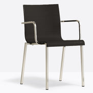 Fauteuil Kuadra XL Pedrali pieds carrés, bois noir