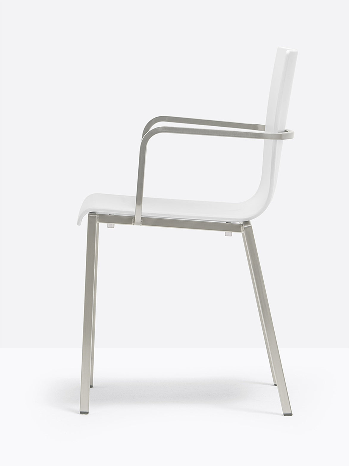 Fauteuil Kuadra XL 2402 / 2412 Pedrali, coque blanche