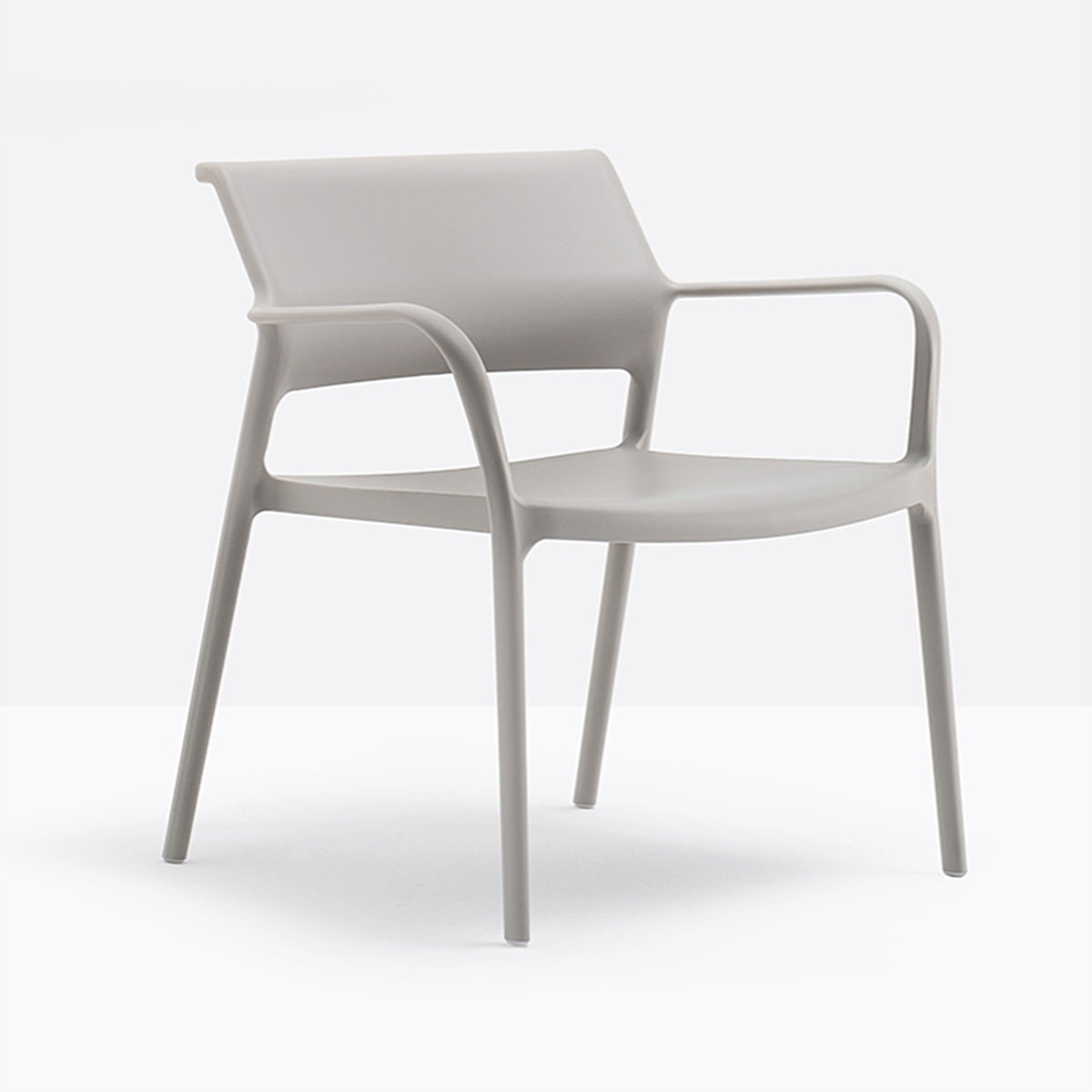 Fauteuil lounge Ara beige vue de trois quarts