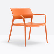 Fauteuil lounge Ara orange vue de trois quarts