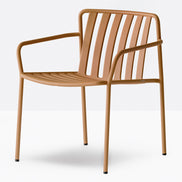 Fauteuil lounge Coney miel vue de trois quarts